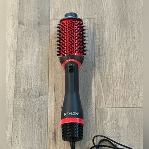 Like New Revlon One-Step Volumizer Plus Hair Dryer